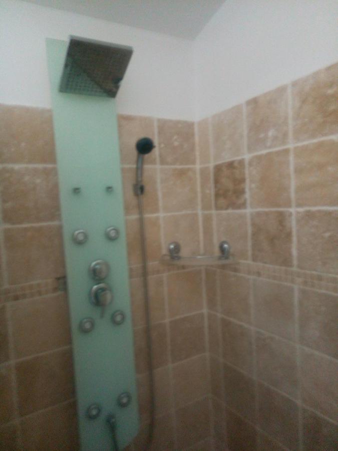 Gite Chez Mamiyo Gallargues Le Montueux Екстериор снимка