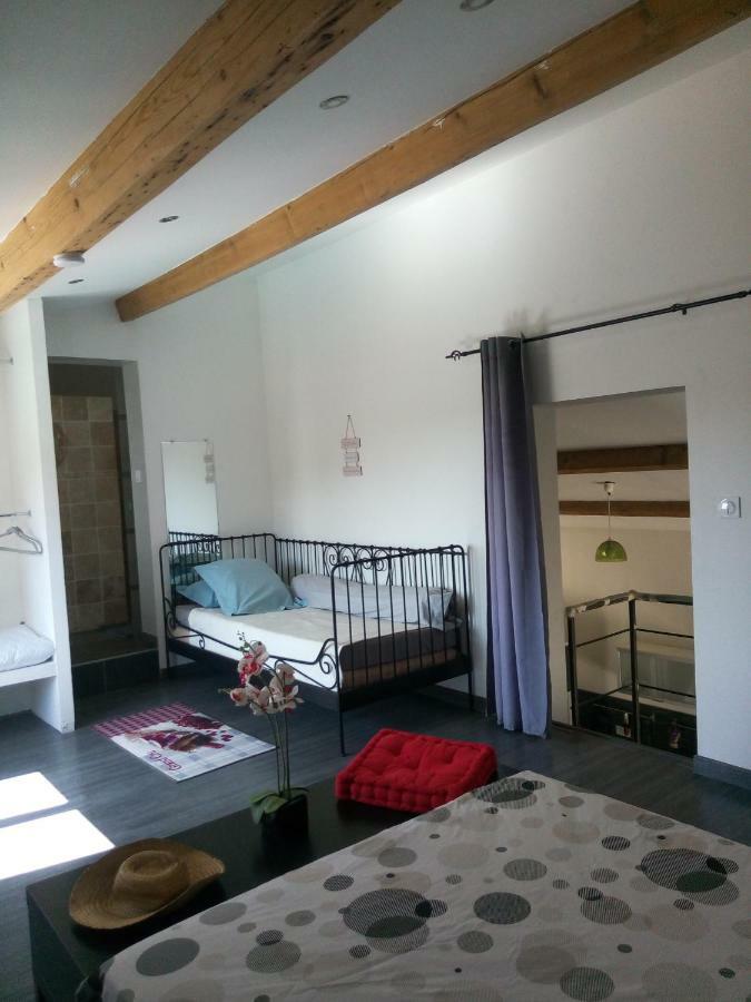 Gite Chez Mamiyo Gallargues Le Montueux Екстериор снимка